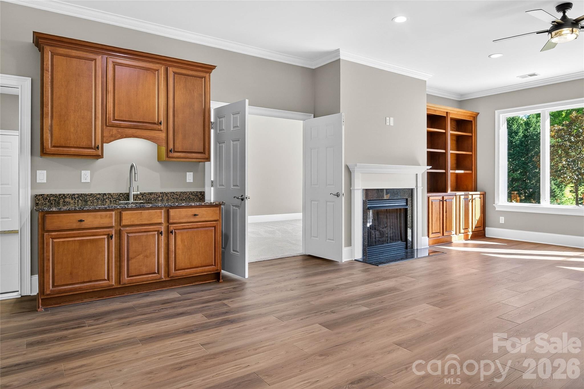 Pinnacle Shores - Residential