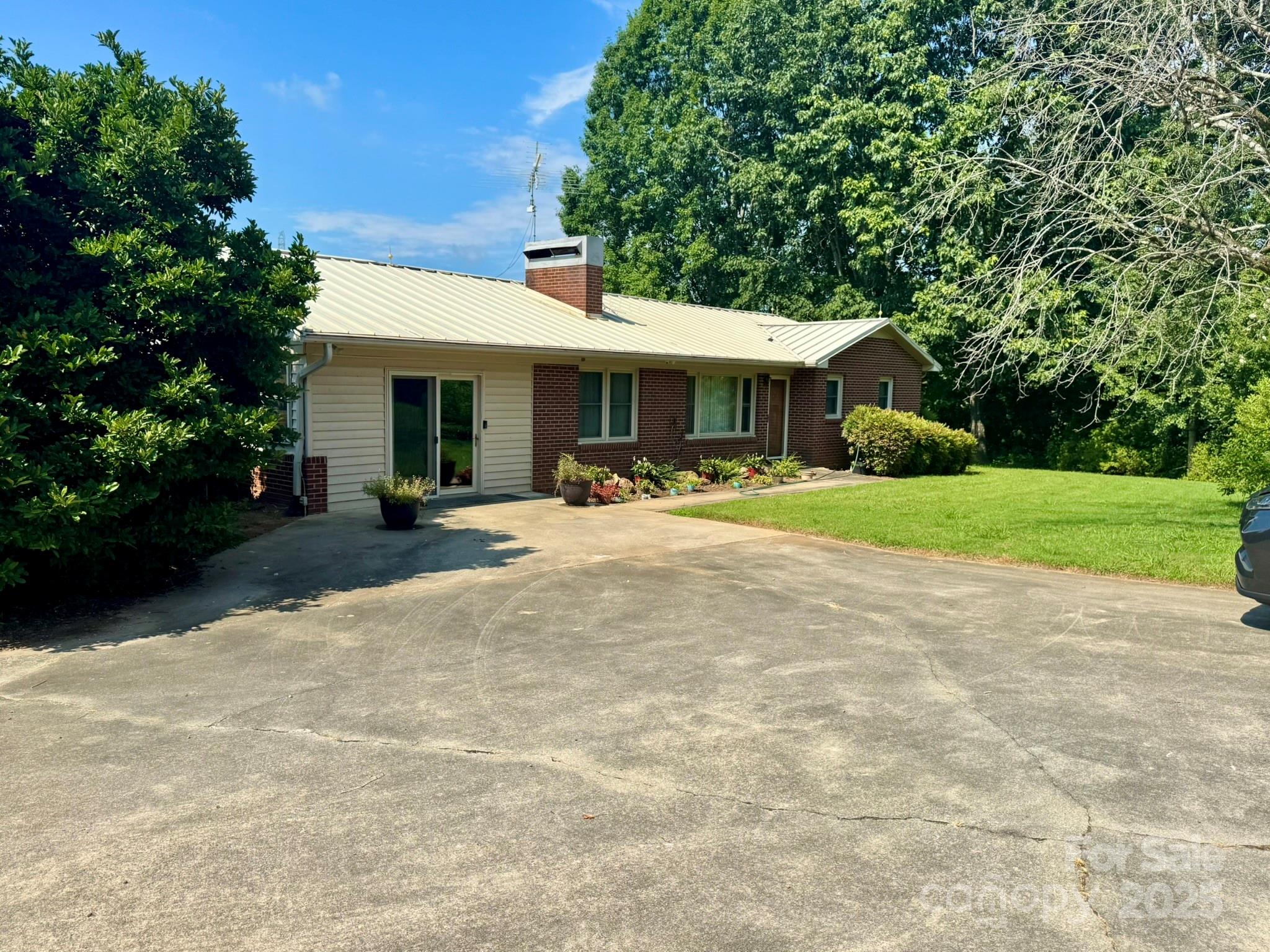2852 Old Highway 60 Road