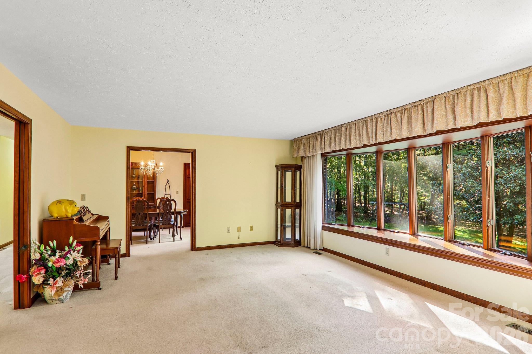 198 Woods End Drive