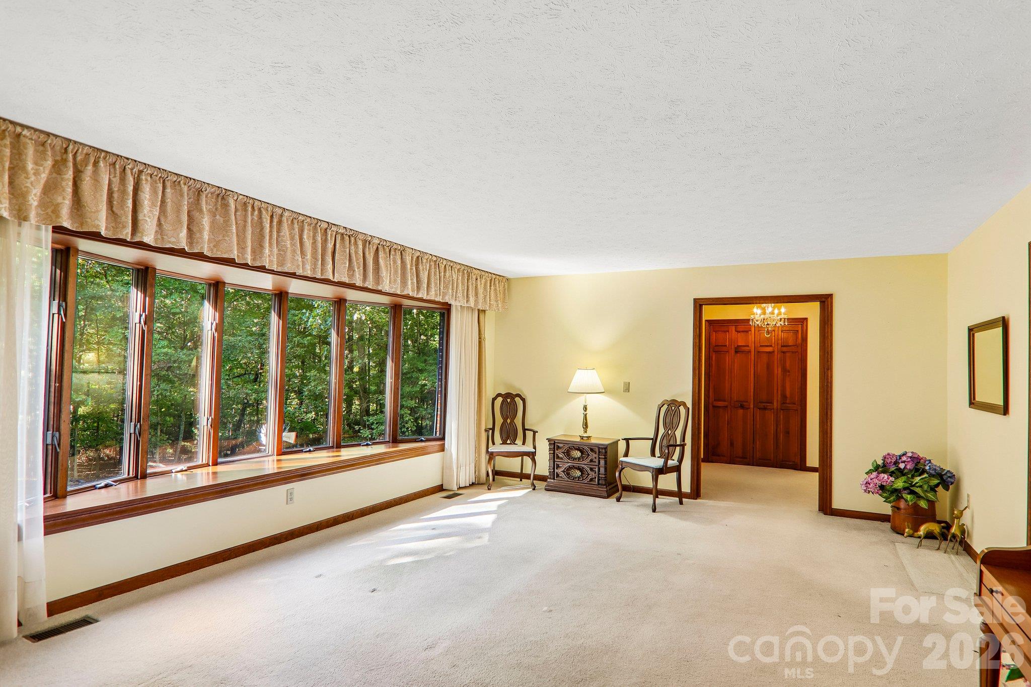 198 Woods End Drive