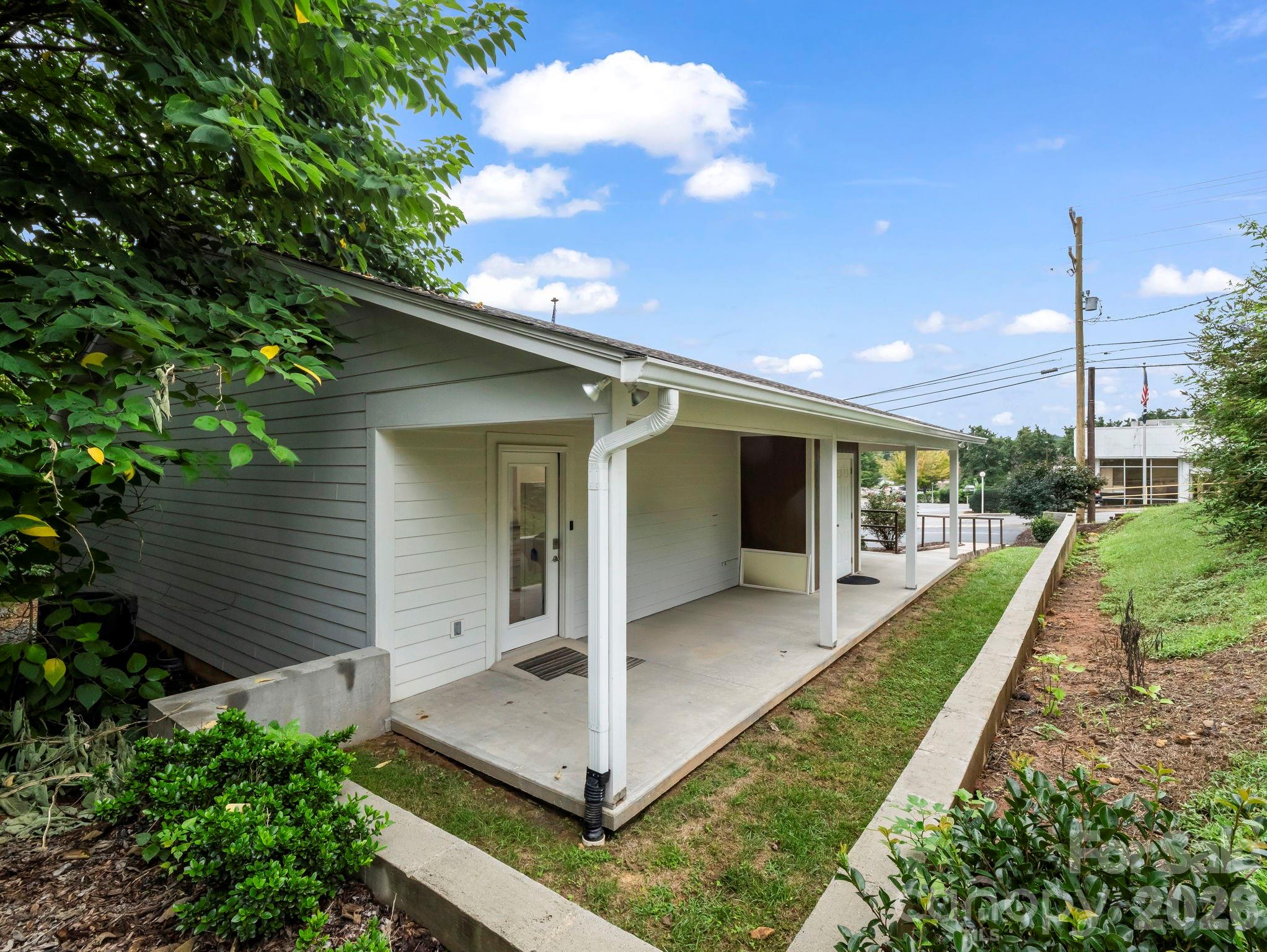 147 E Court Street