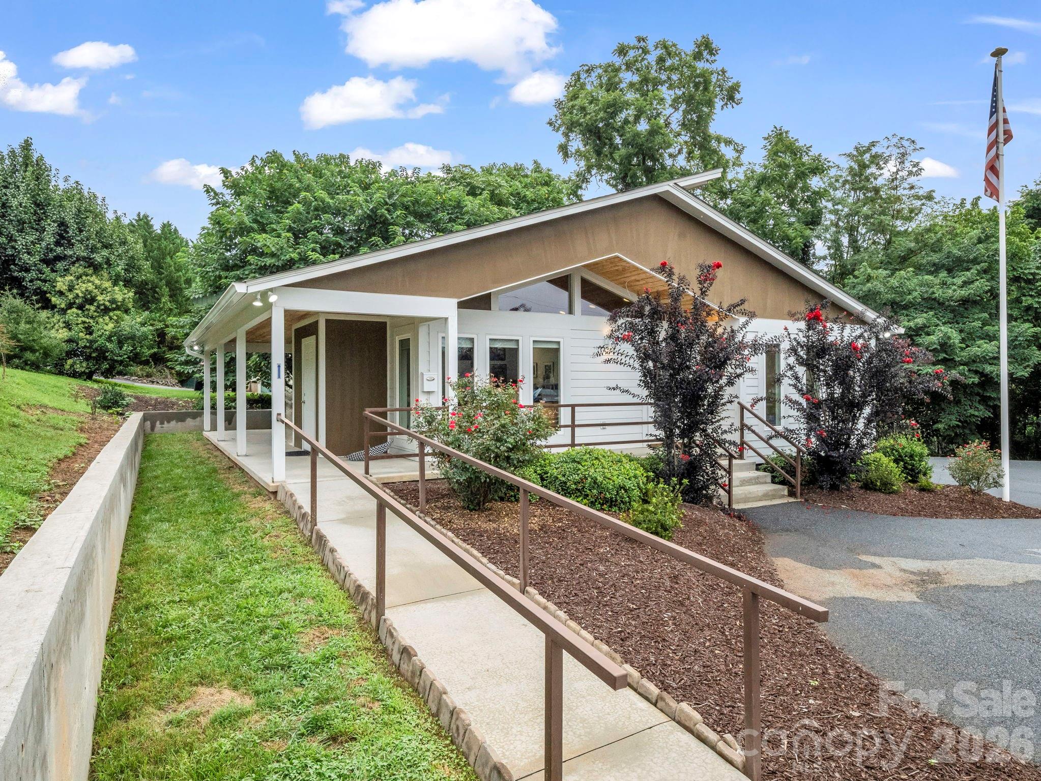147 E Court Street