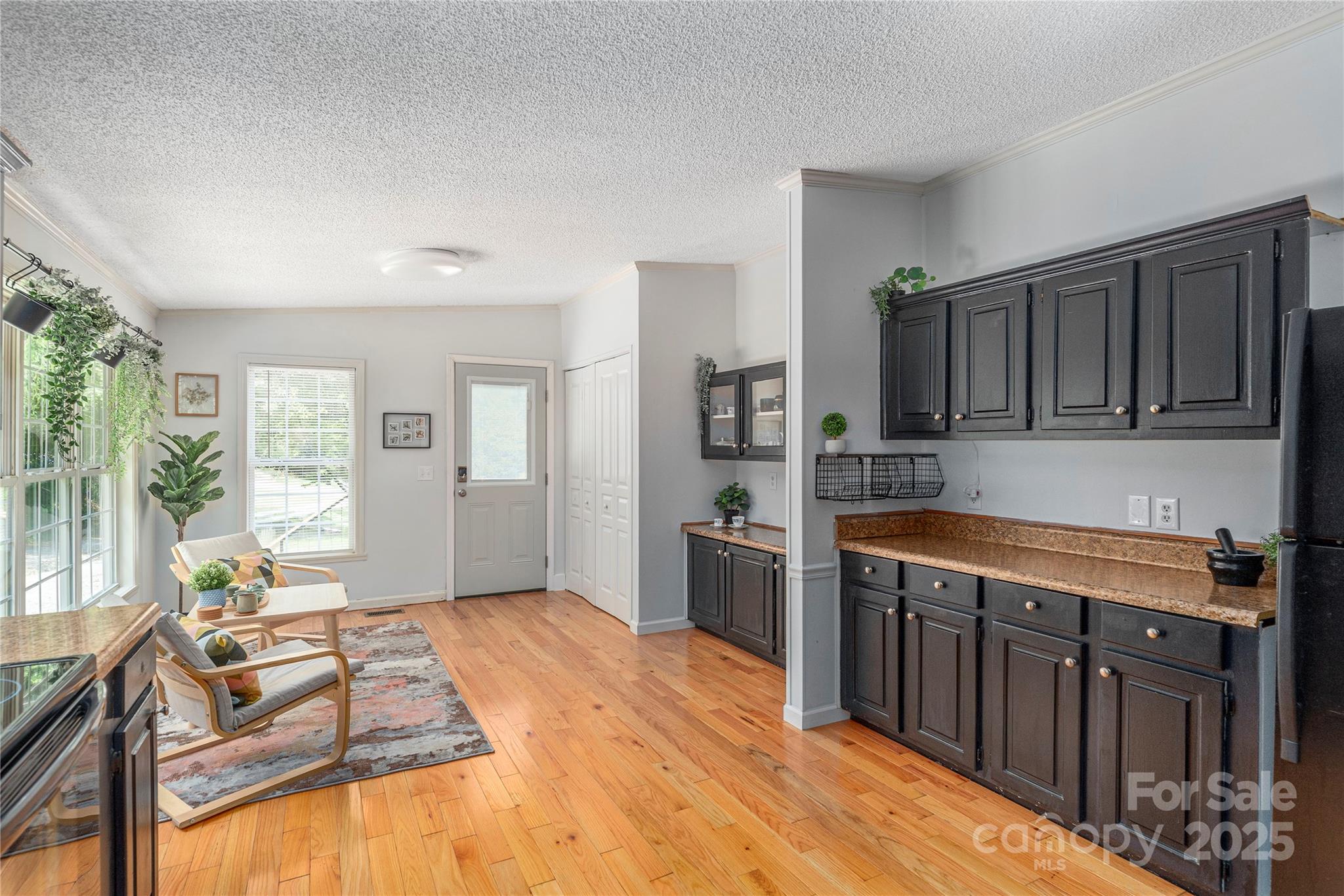 38 Hudson Hollow