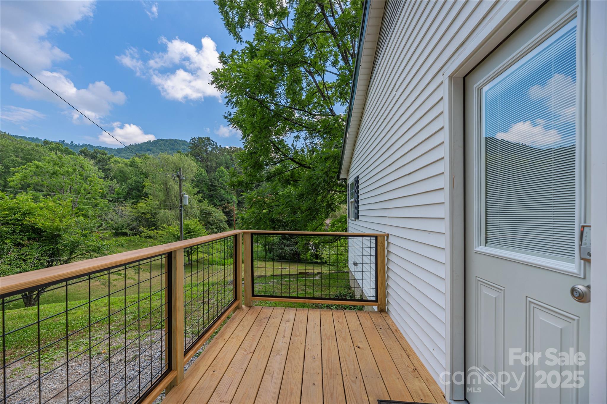 38 Hudson Hollow