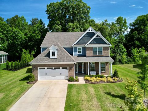 Photo of 13215 Fiore Place, Huntersville, NC 28078 (MLS # 4384879)