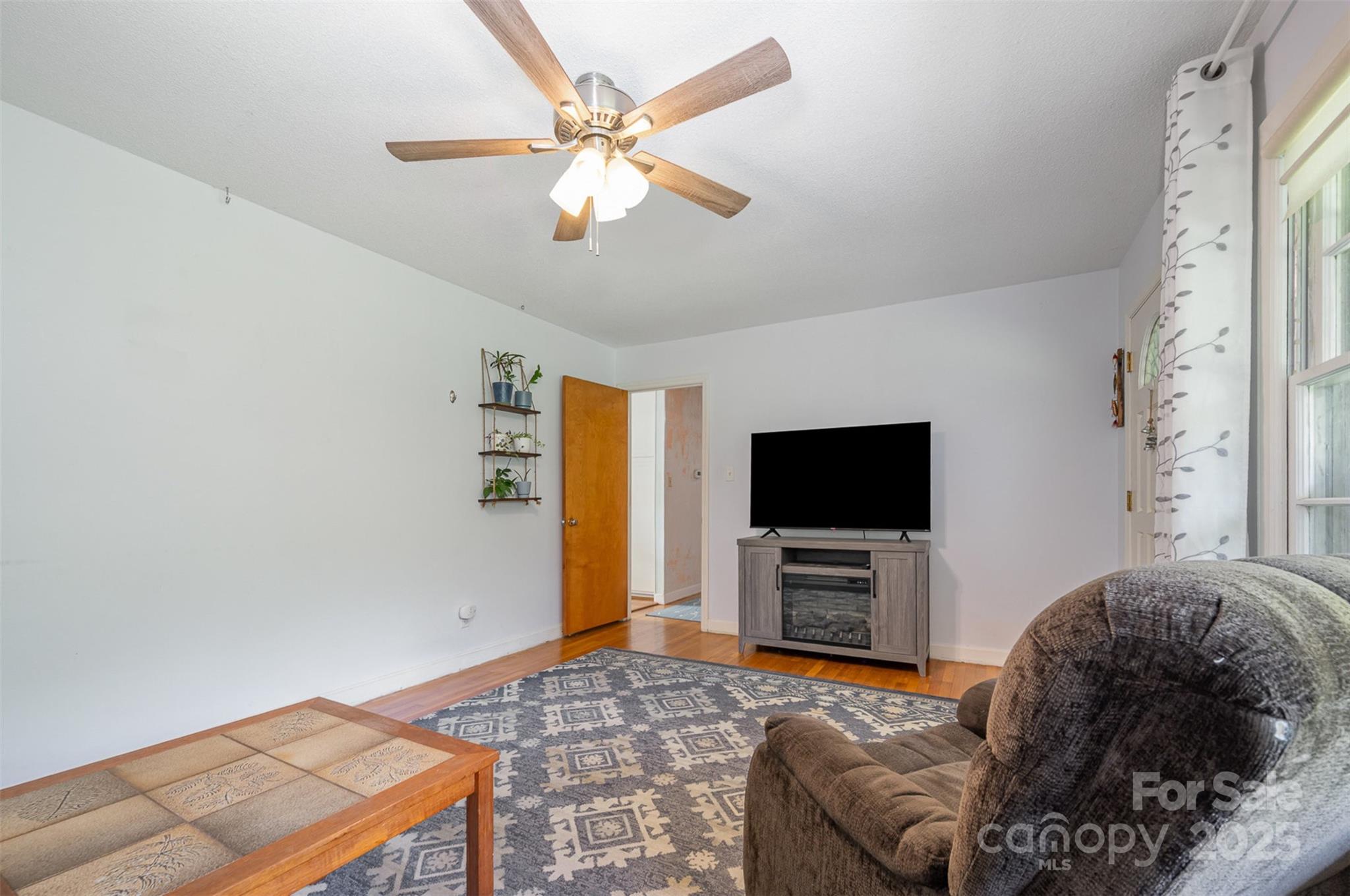 311 Rollingwood Drive