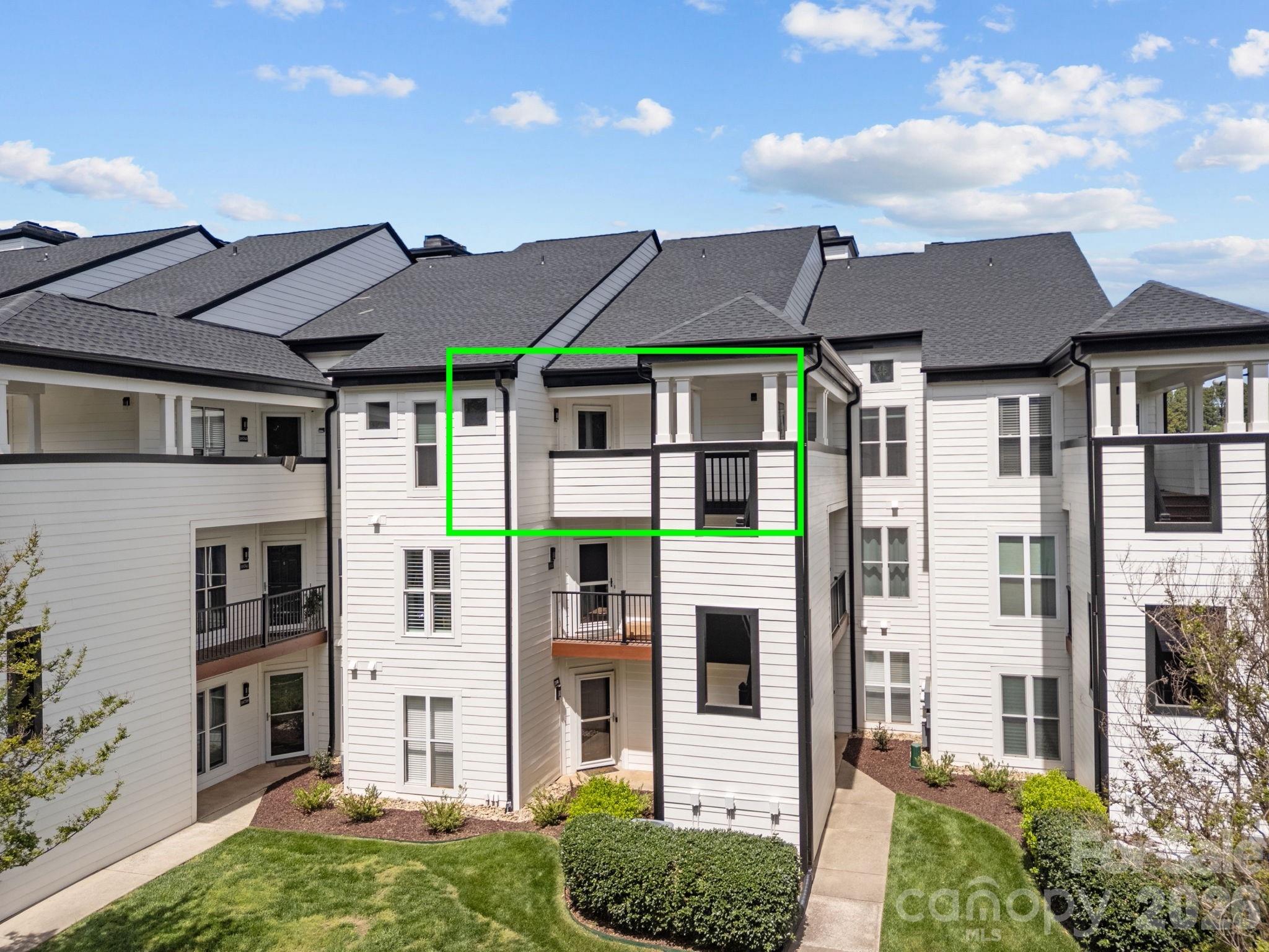 18749 Vineyard Point Lane