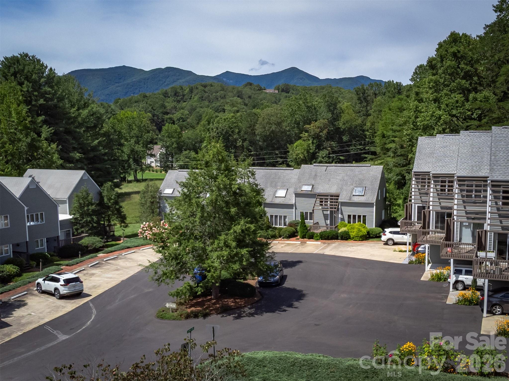 The Lynx Condominium - Residential