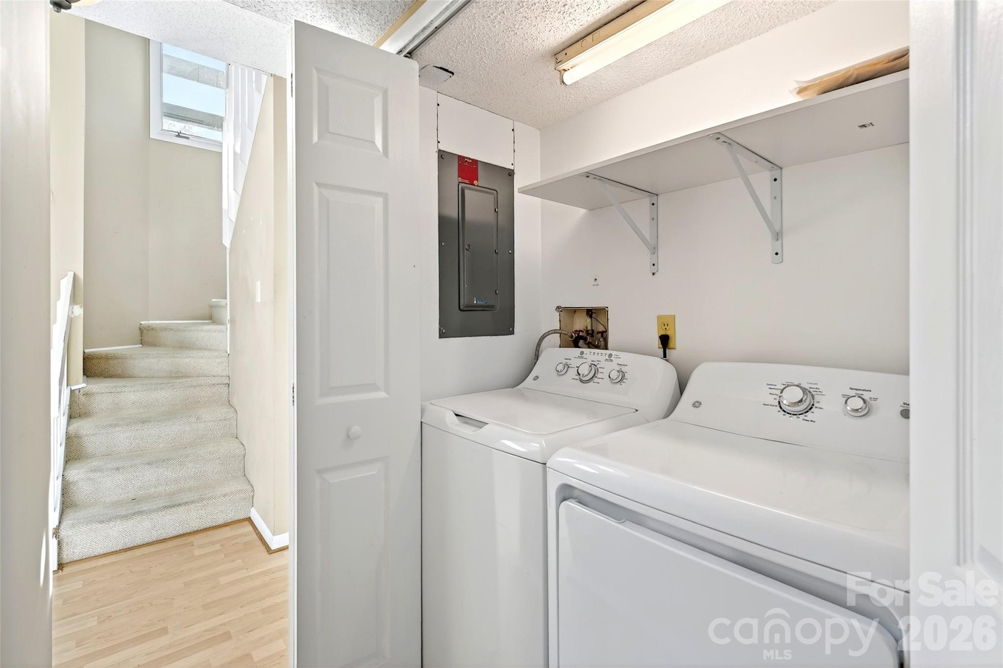 The Lynx Condominium - Residential