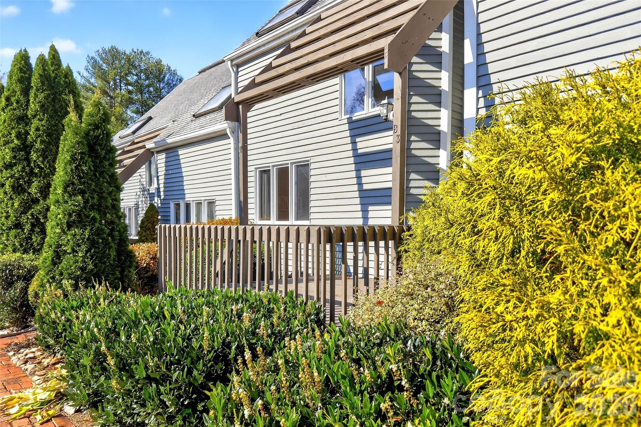 The Lynx Condominium - Residential