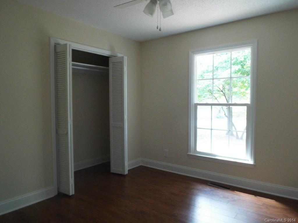 HOLLY HILLS - Residential