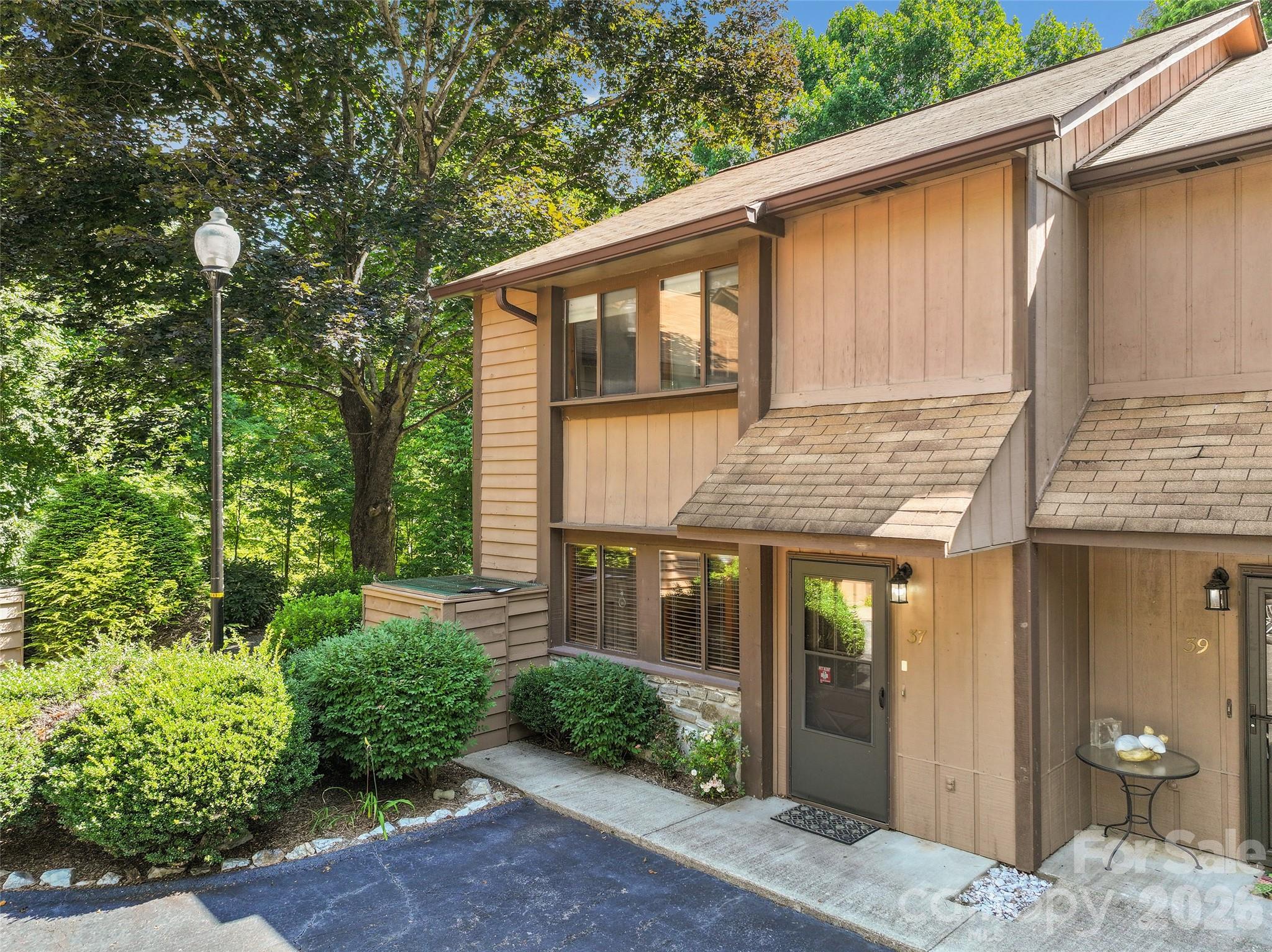 37 George Circle