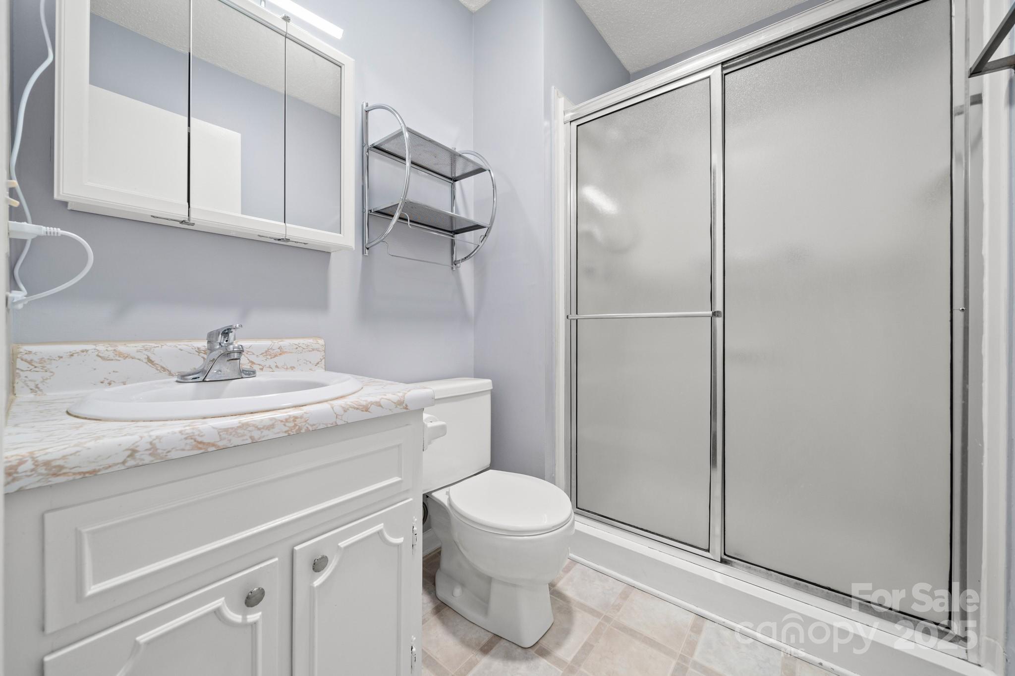 Colonial Manor - Residential