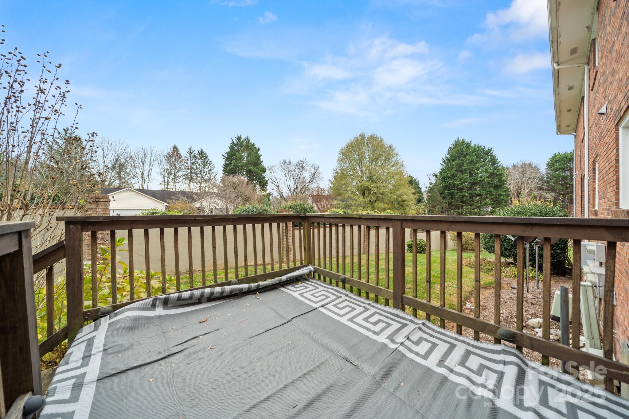 Colonial Manor - Residential