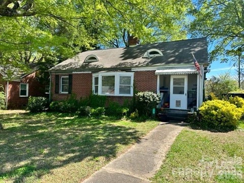 Photo of 1012 8th Street NE, Hickory, NC 28601 (MLS # 4432511)