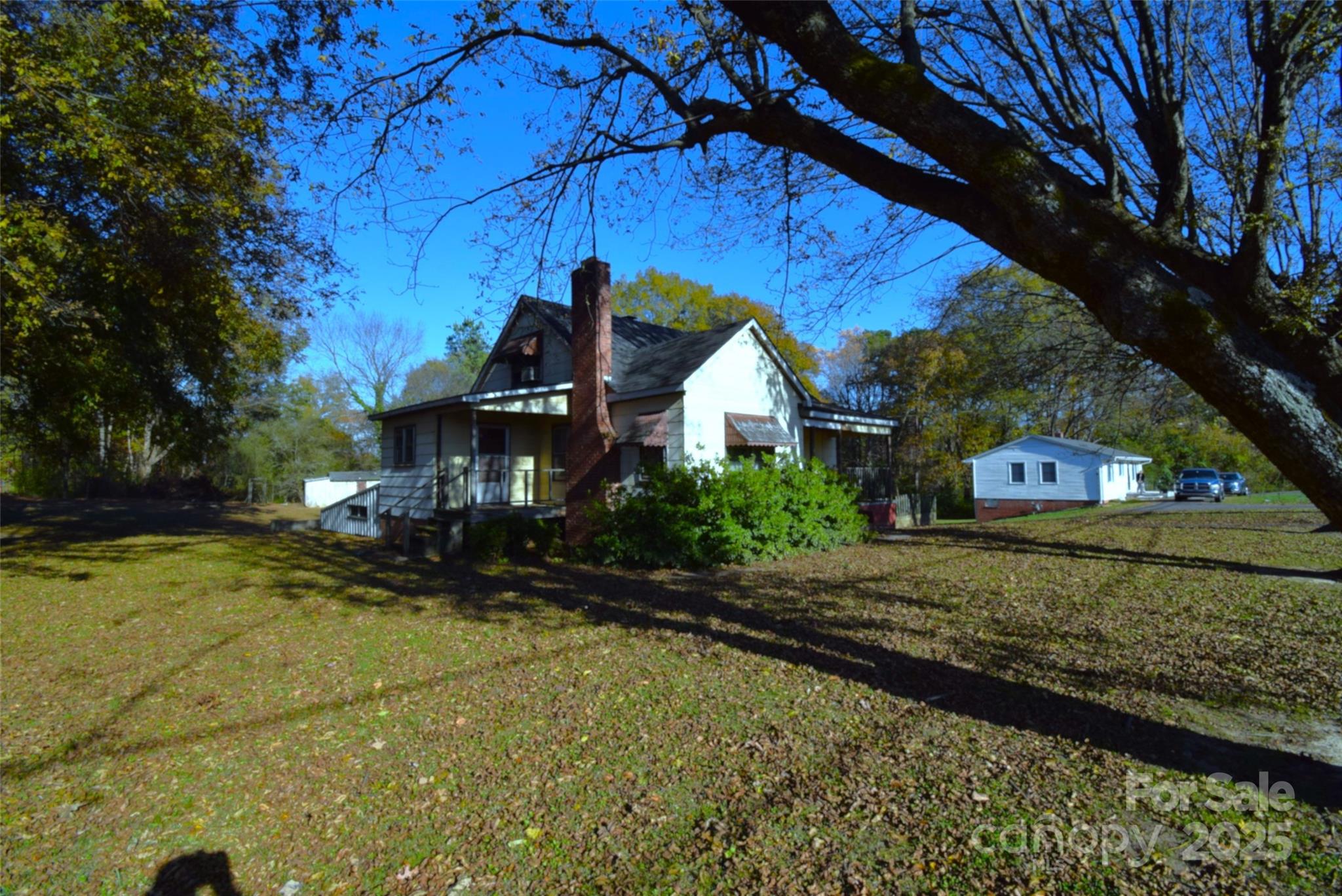 810 Neal Hawkins Road