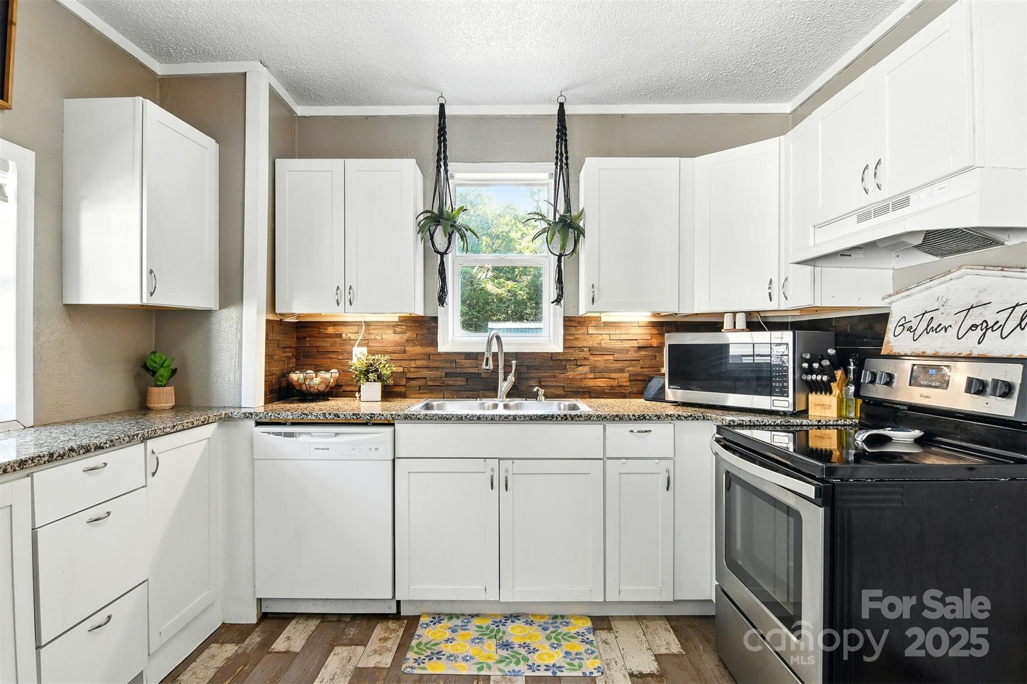 OAKLAND HEIGHTS - Residential