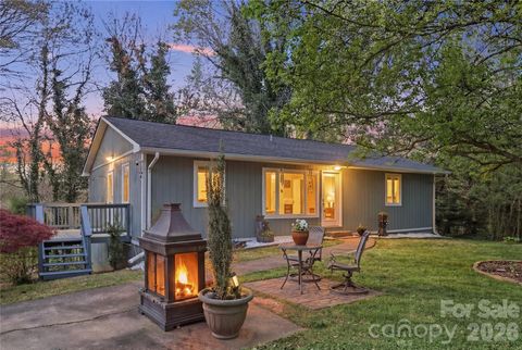 Photo of 120 42nd Avenue Circle NE, Hickory, NC 28601 (MLS # 4364282)