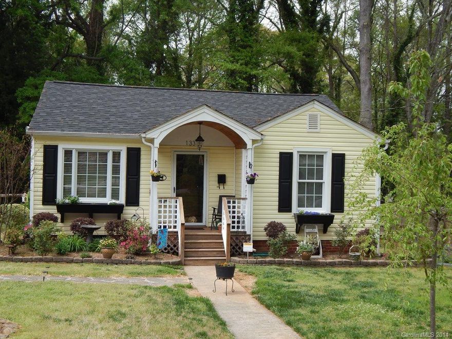 A must see 2BR/1BA house w/a gorgeous landscaped yard. Fenced backyard. Hardwood floors throughout w/vinyl in KIT. Perfect home for 1st time homebuyer or retiree. Completely remodeled w/new roof in 2012, HVAC system only 5 y/o. Termite Inspection done 4/2014. Updated KIT w/newer appliances & USDA eligible.