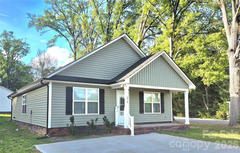 Photo of 690 Wilshire Avenue SW, Concord, NC 28027 (MLS # 4365504)