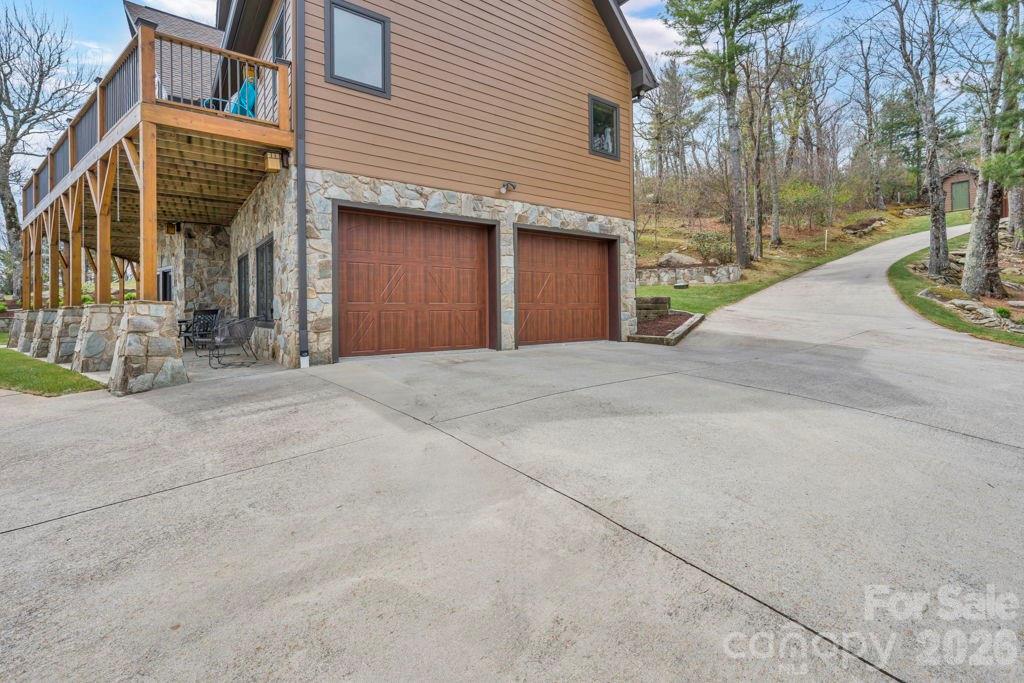 7054 Grandview Circle