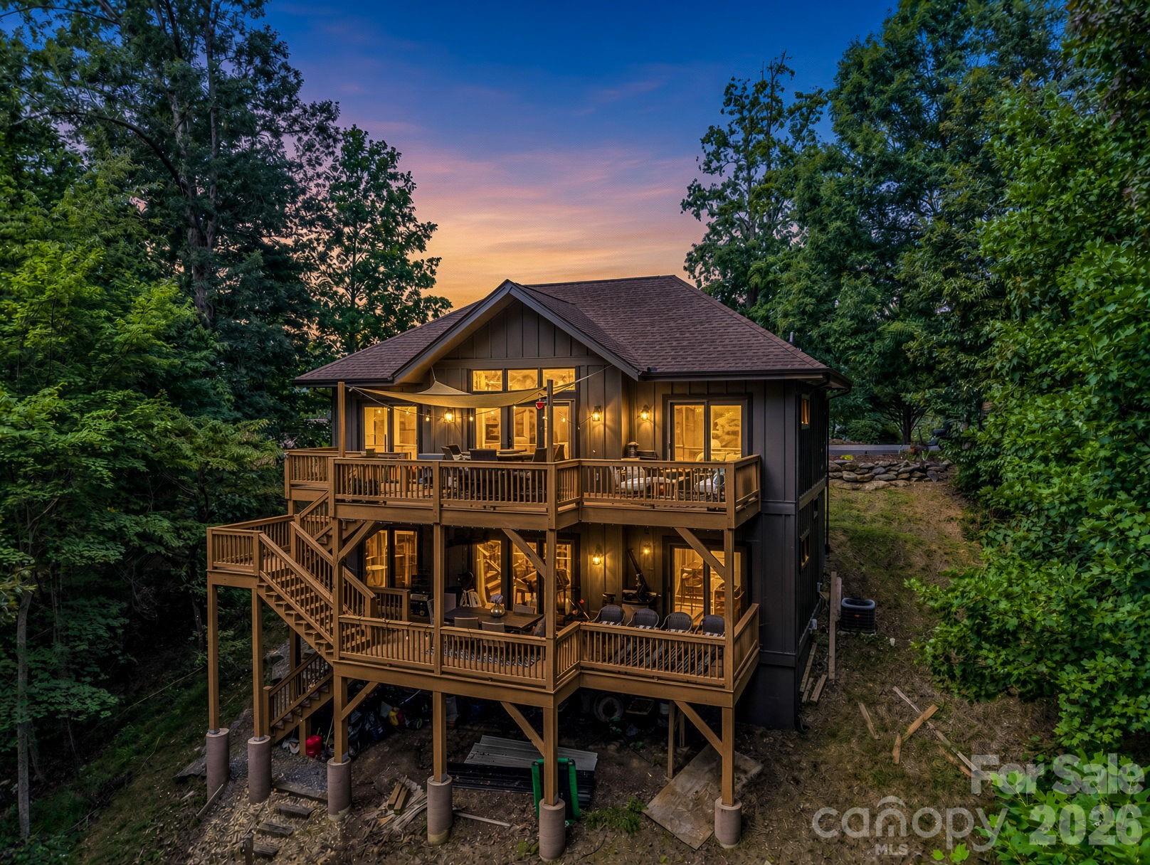 274 Hawks Nest Trail