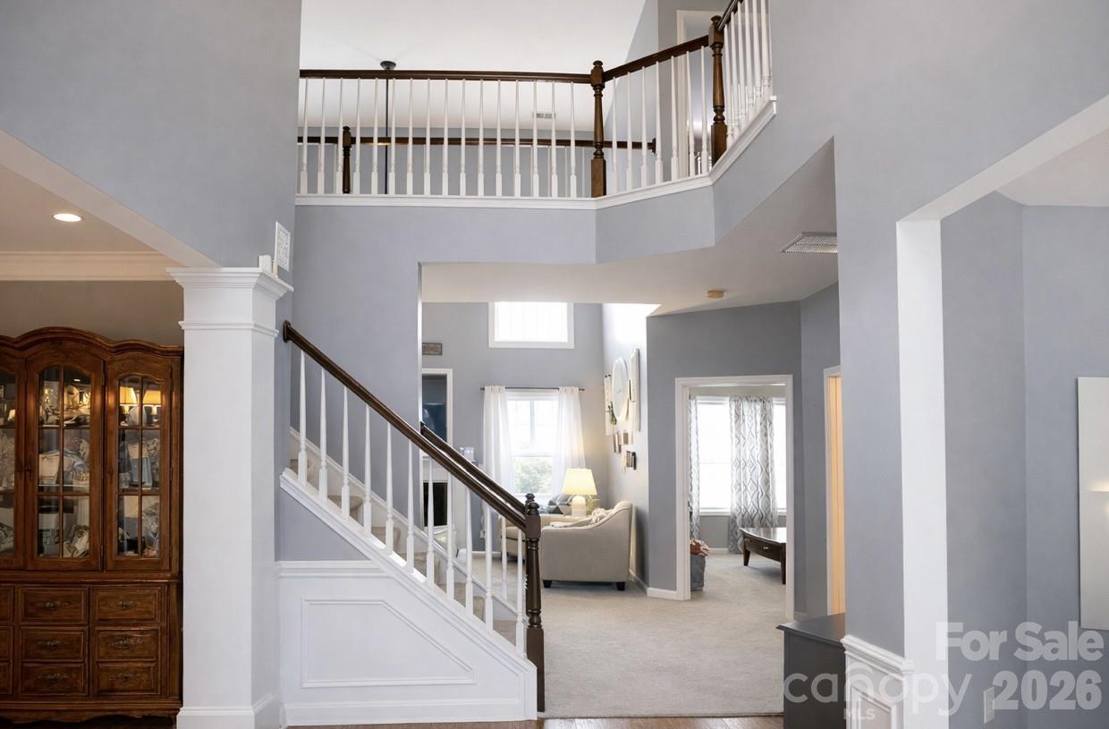 5912 Lindley Crescent Drive