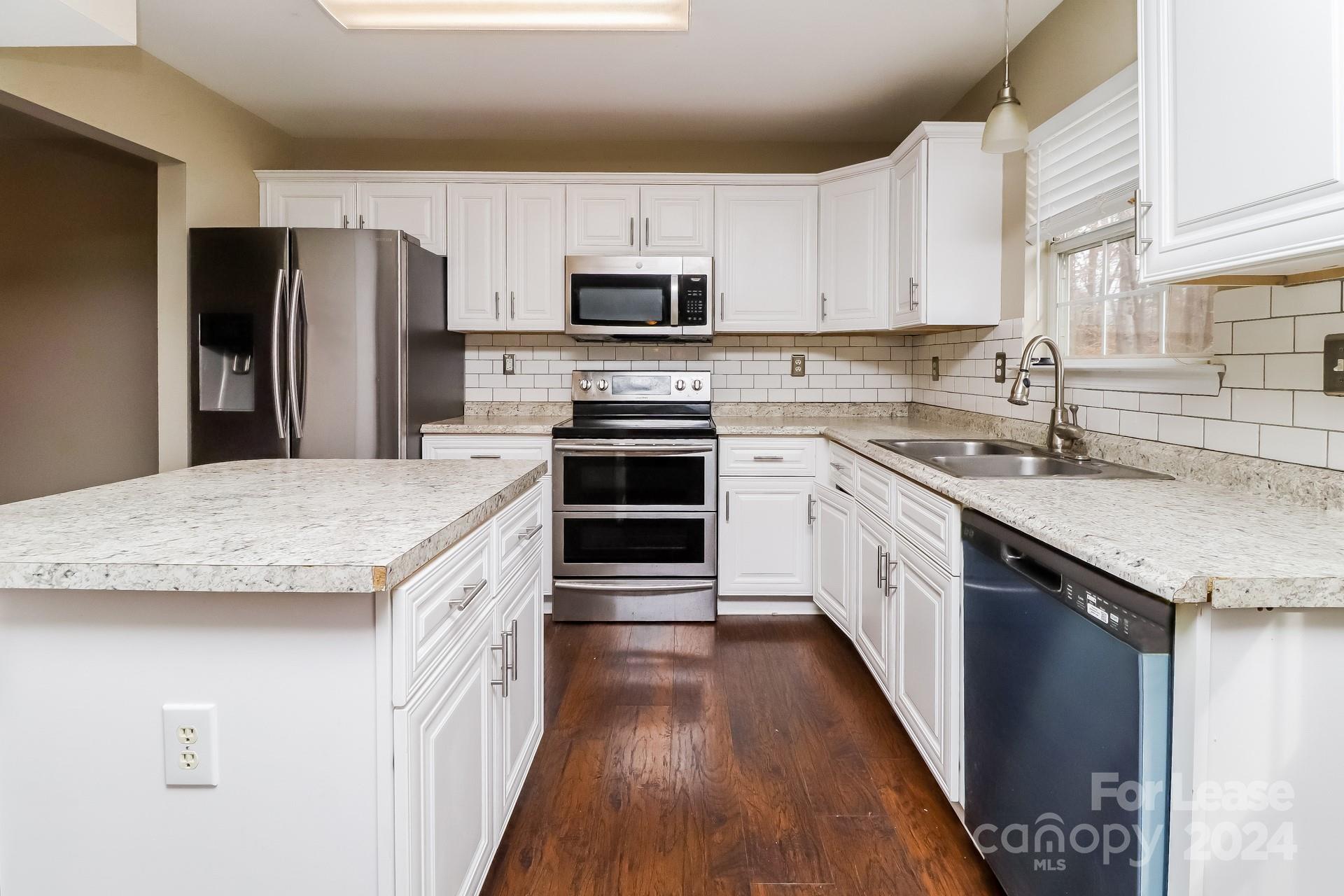 Hubbard Woods - Residential Lease