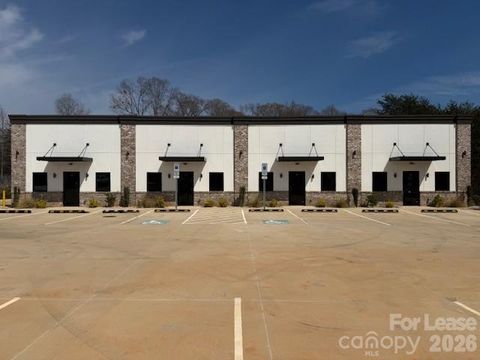 4738 Commons Drive 101-103 Denver NC 28037