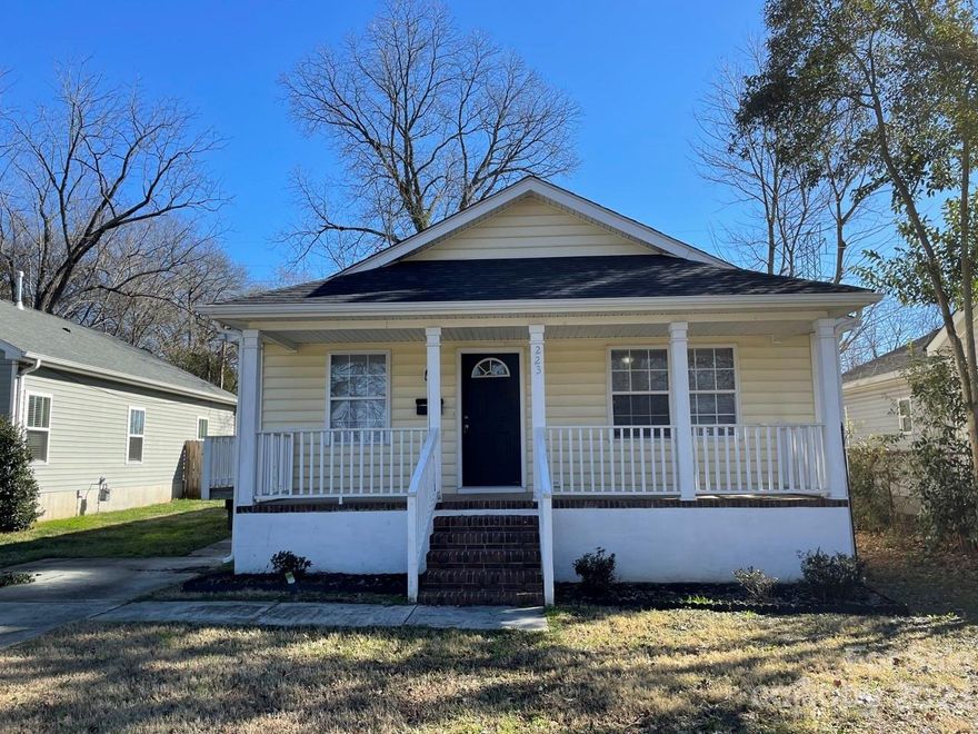 Don't miss this 3 bedroom/2 full bath single story home minutes from Uptown.  Book your viewing today.