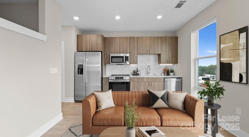 Charlotte, North Carolina 28206, United States, 1 Bedroom Bedrooms, ,1 BathroomBathrooms,Residential,Active,48409