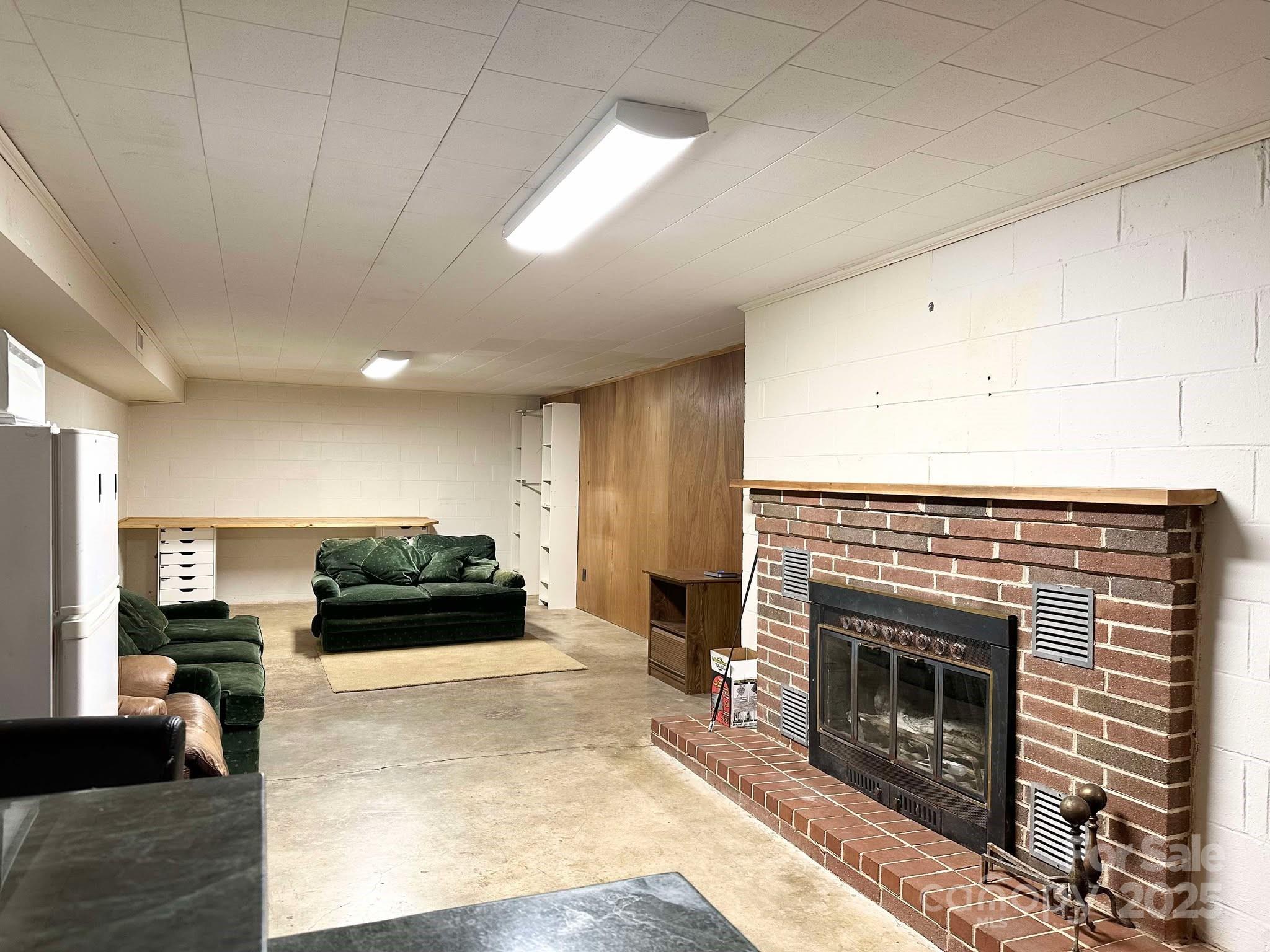 Lenoir, North Carolina 28645, United States, 3 Bedrooms Bedrooms, ,3 BathroomsBathrooms,Residential,Under Contract,3900