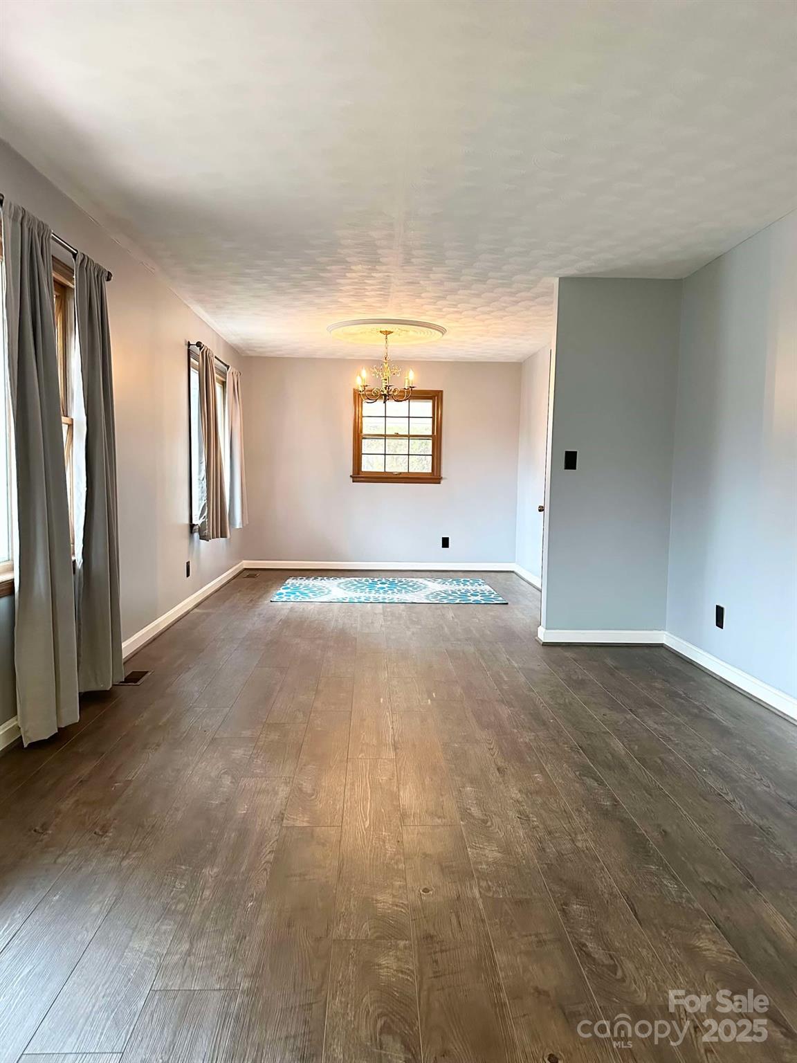 Lenoir, North Carolina 28645, United States, 3 Bedrooms Bedrooms, ,3 BathroomsBathrooms,Residential,Under Contract,3900