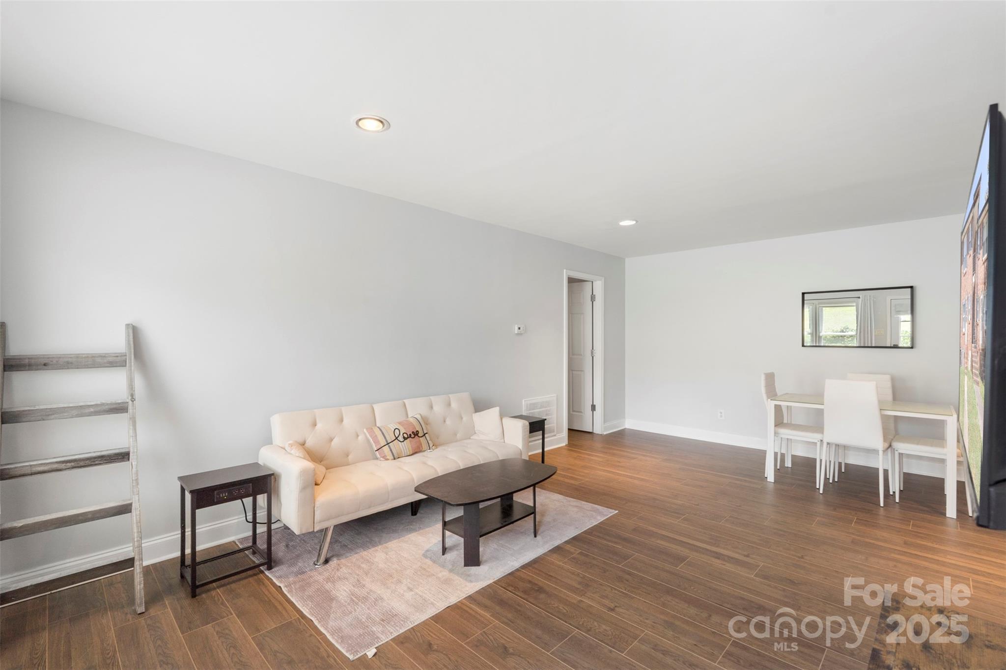 718 E Maple Avenue F