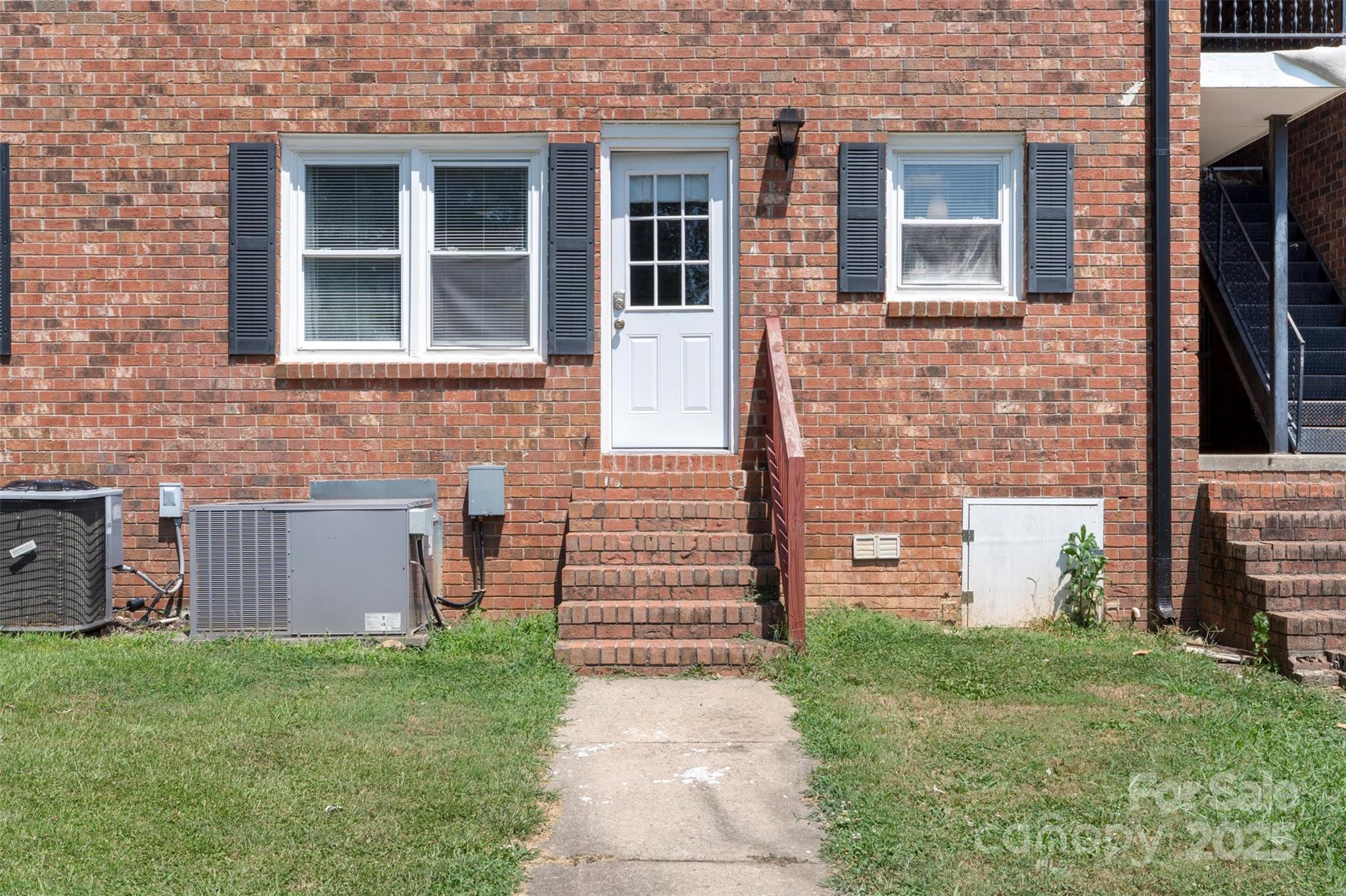 718 E Maple Avenue F
