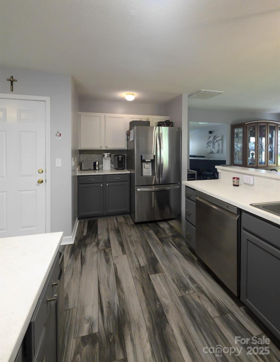 417 Trillium Court SW