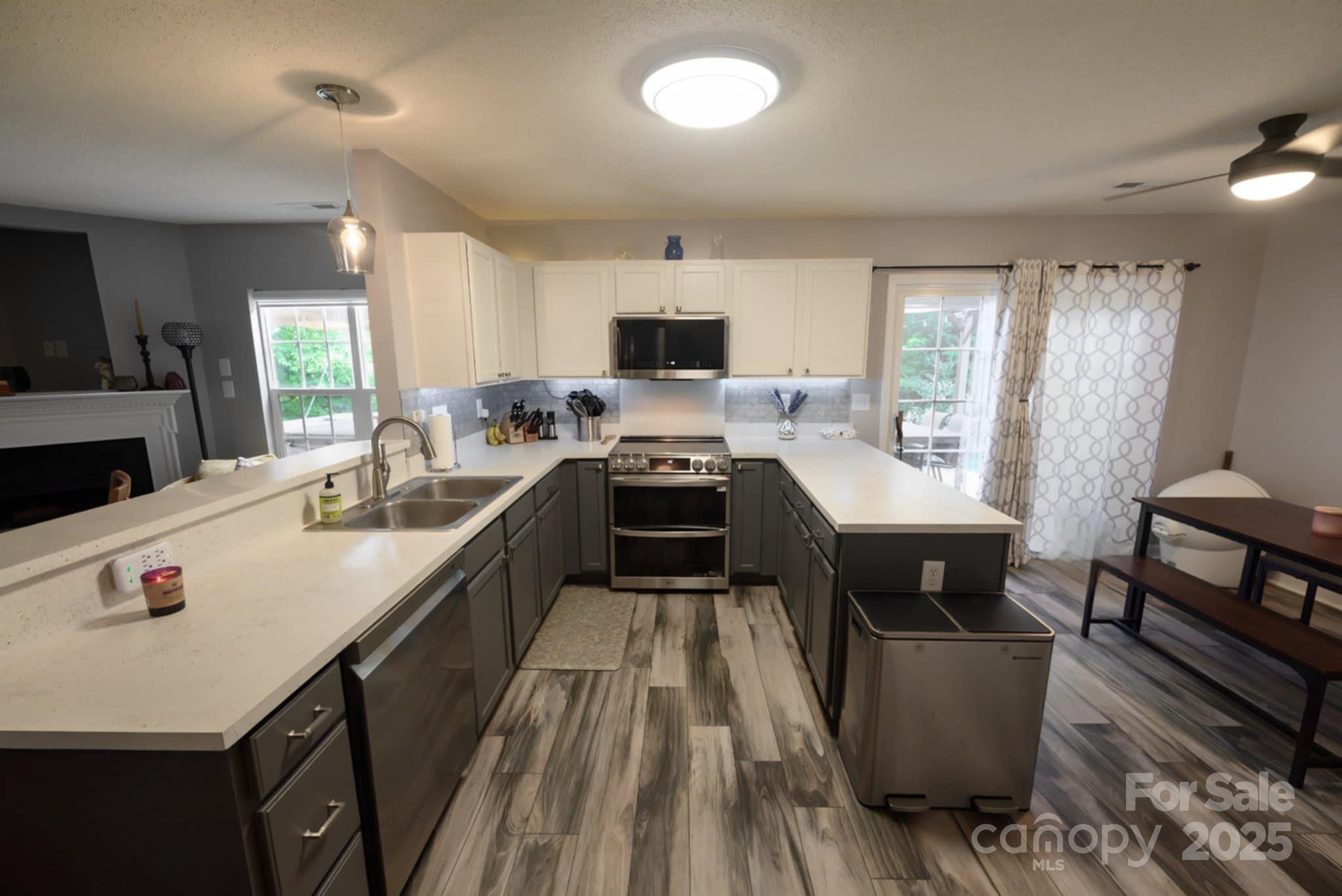 417 Trillium Court SW