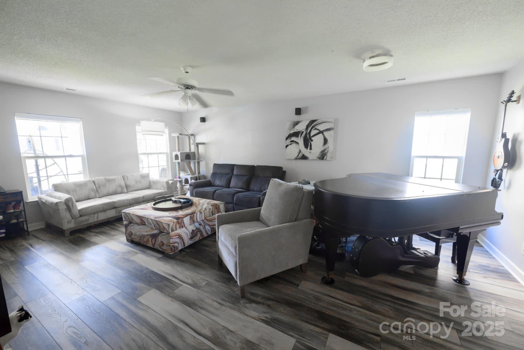 417 Trillium Court SW