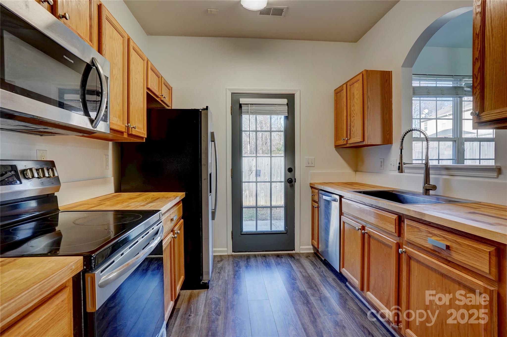 2137 Whispering Way