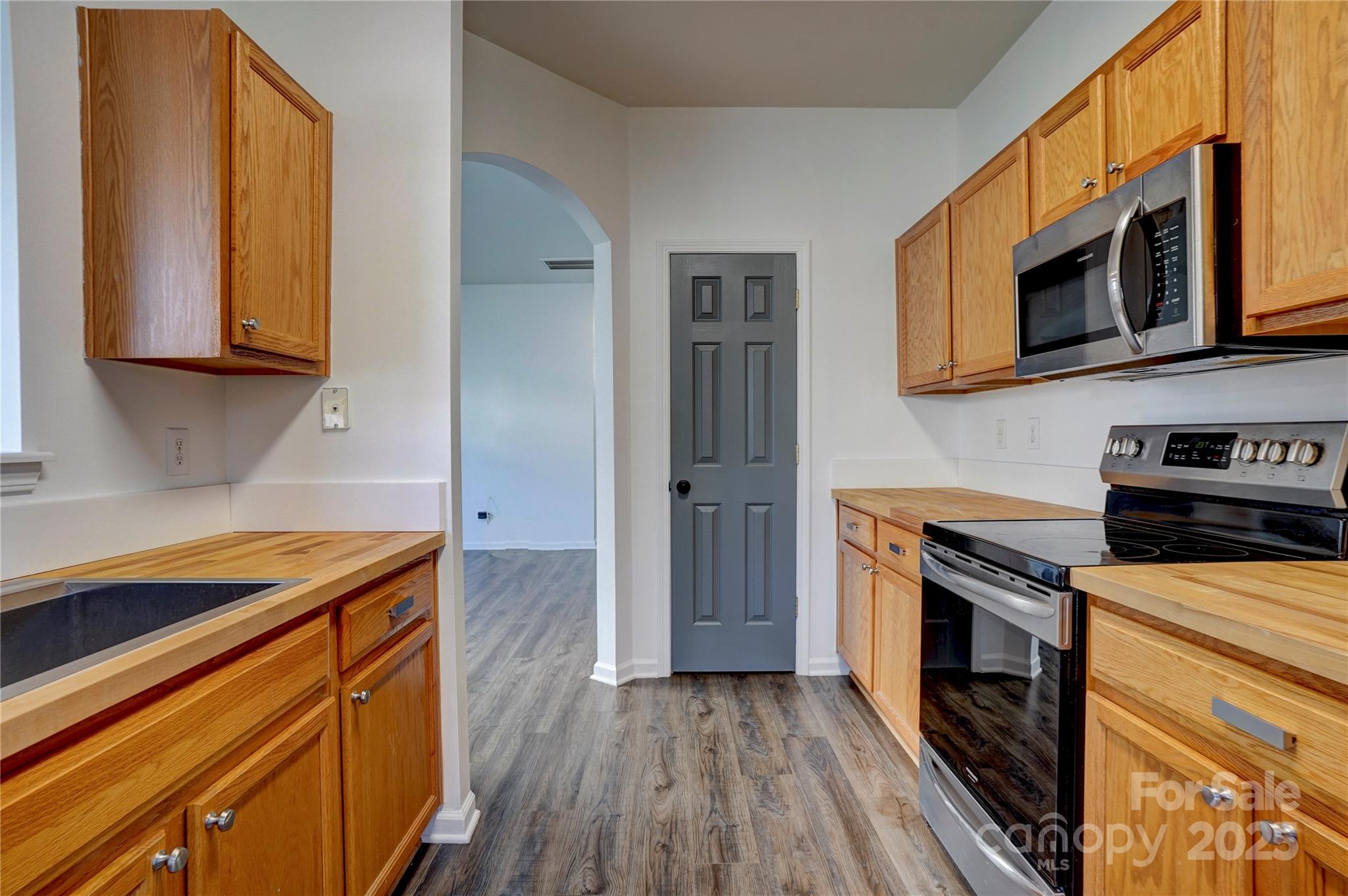 2137 Whispering Way
