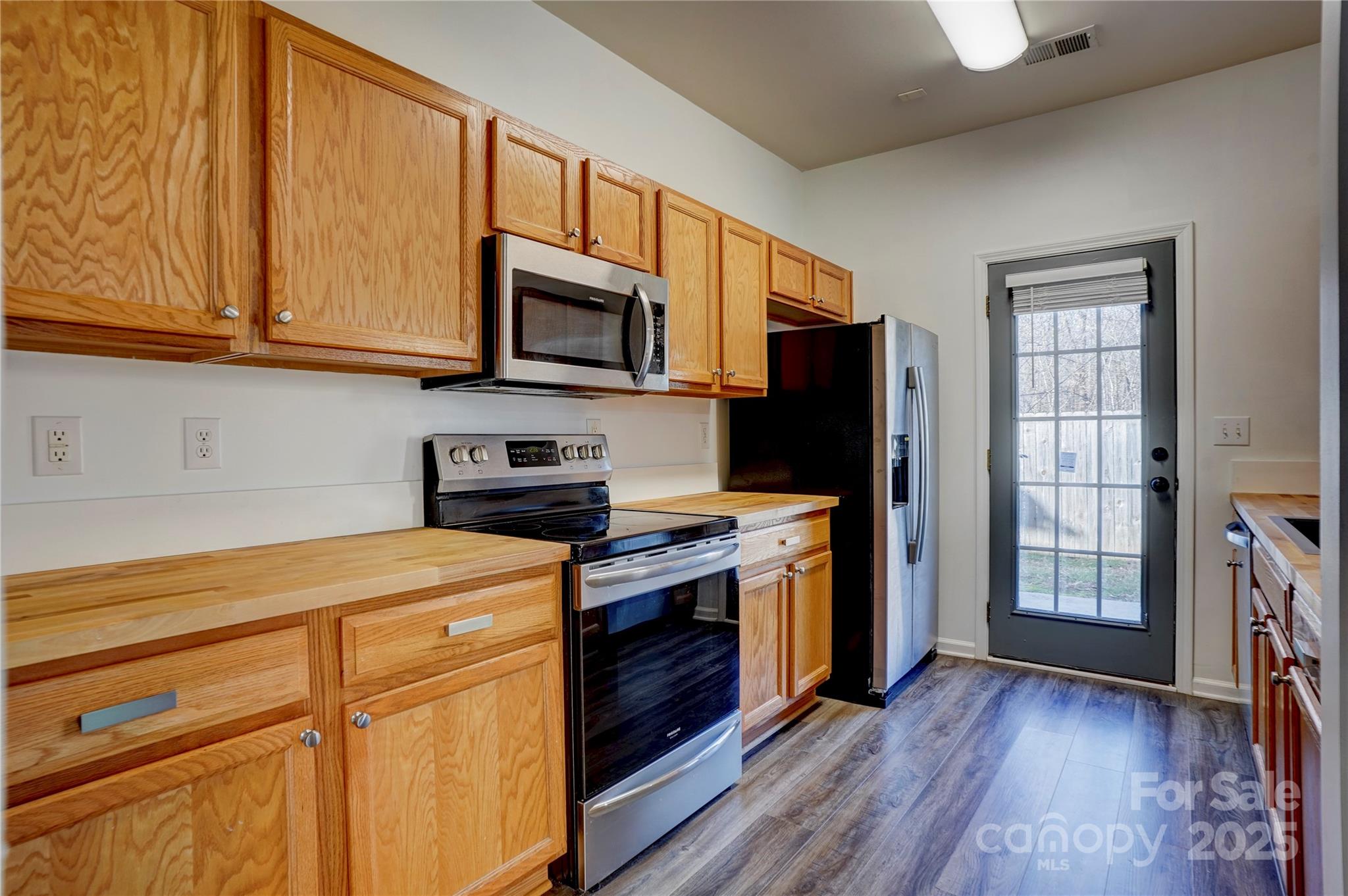 2137 Whispering Way