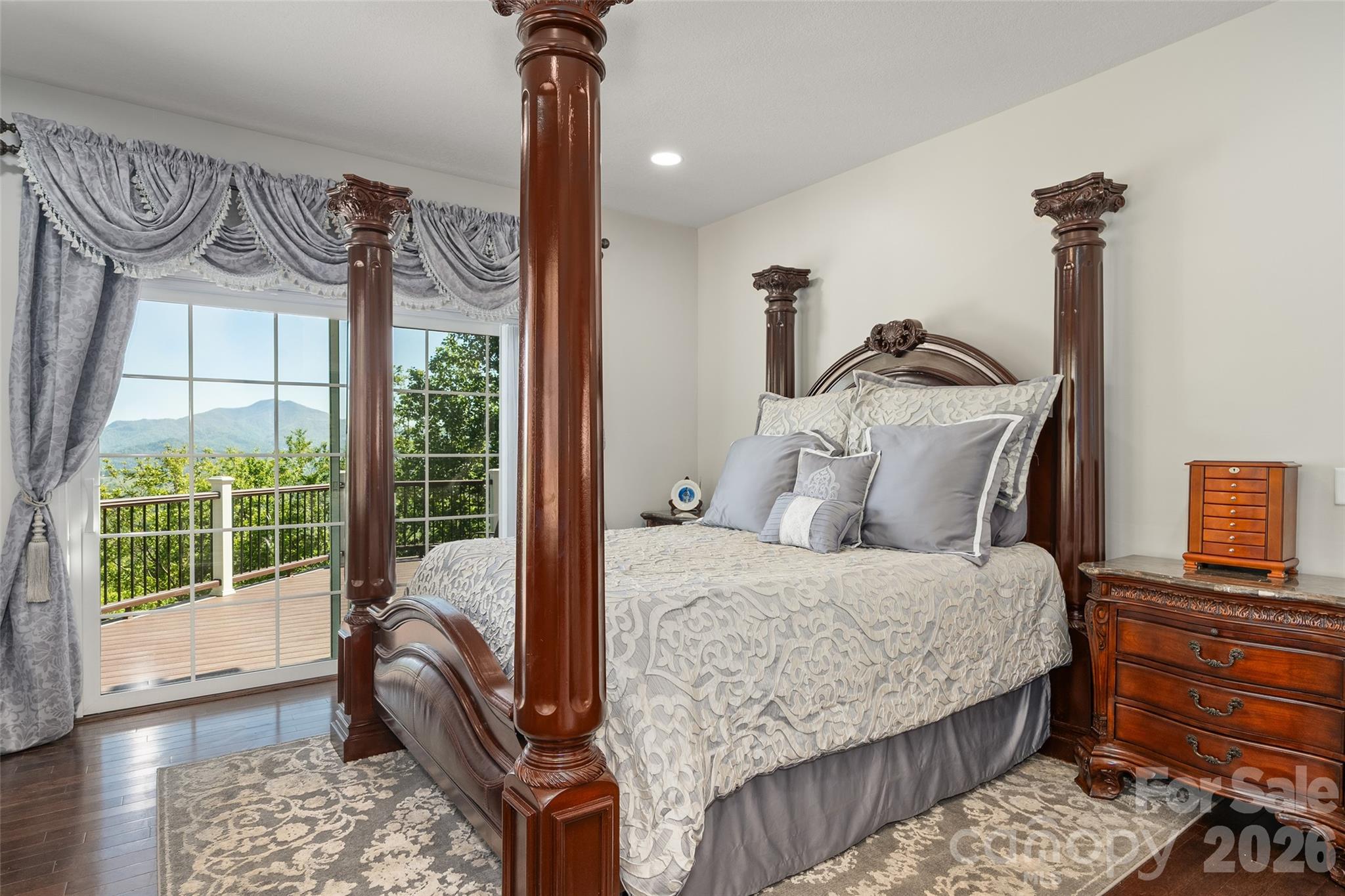 Hawk Mountain - Residential
