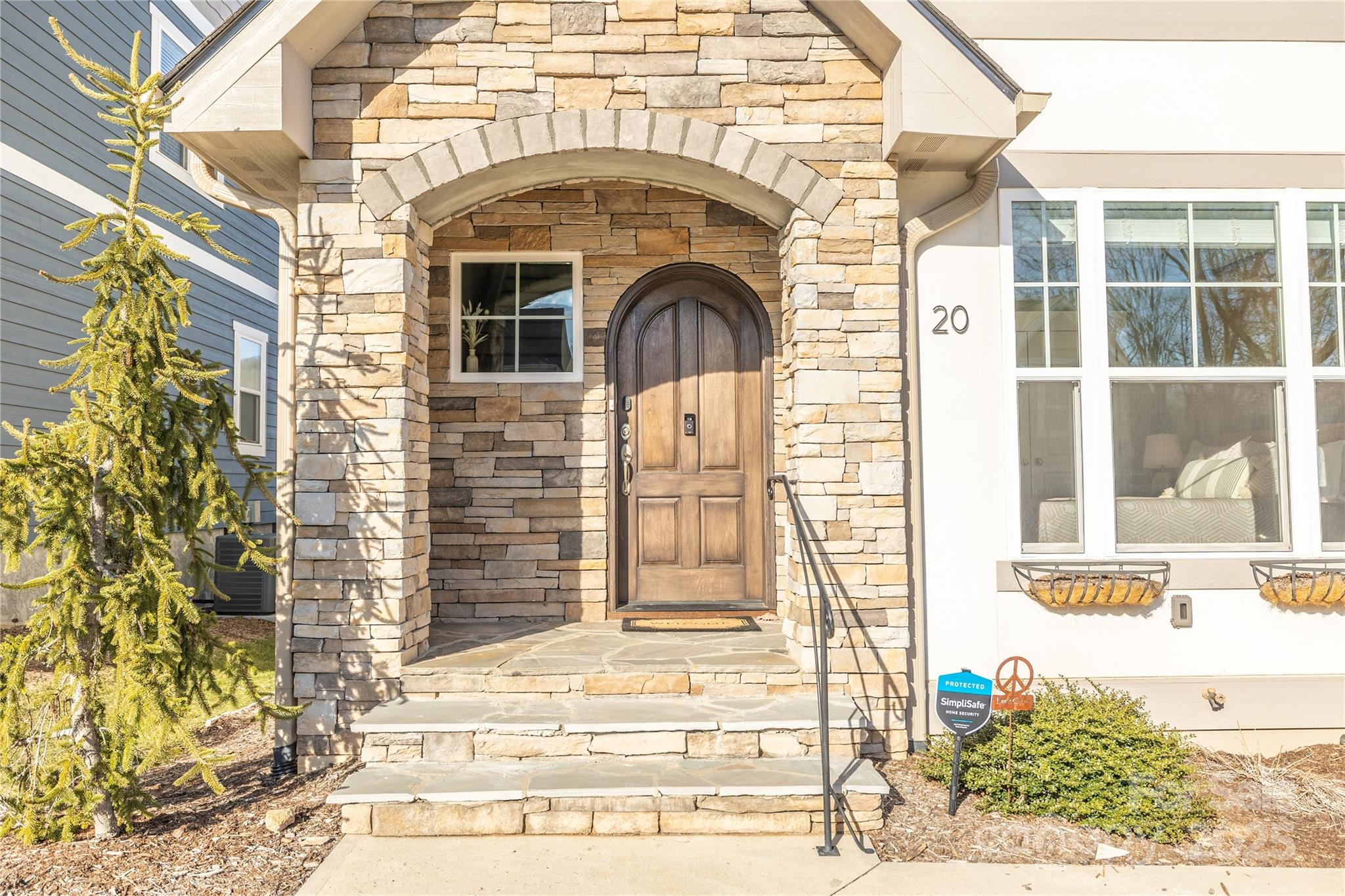 20 Tudor Way