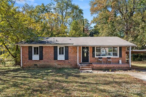4838 Hidden Valley Road Charlotte NC 28213