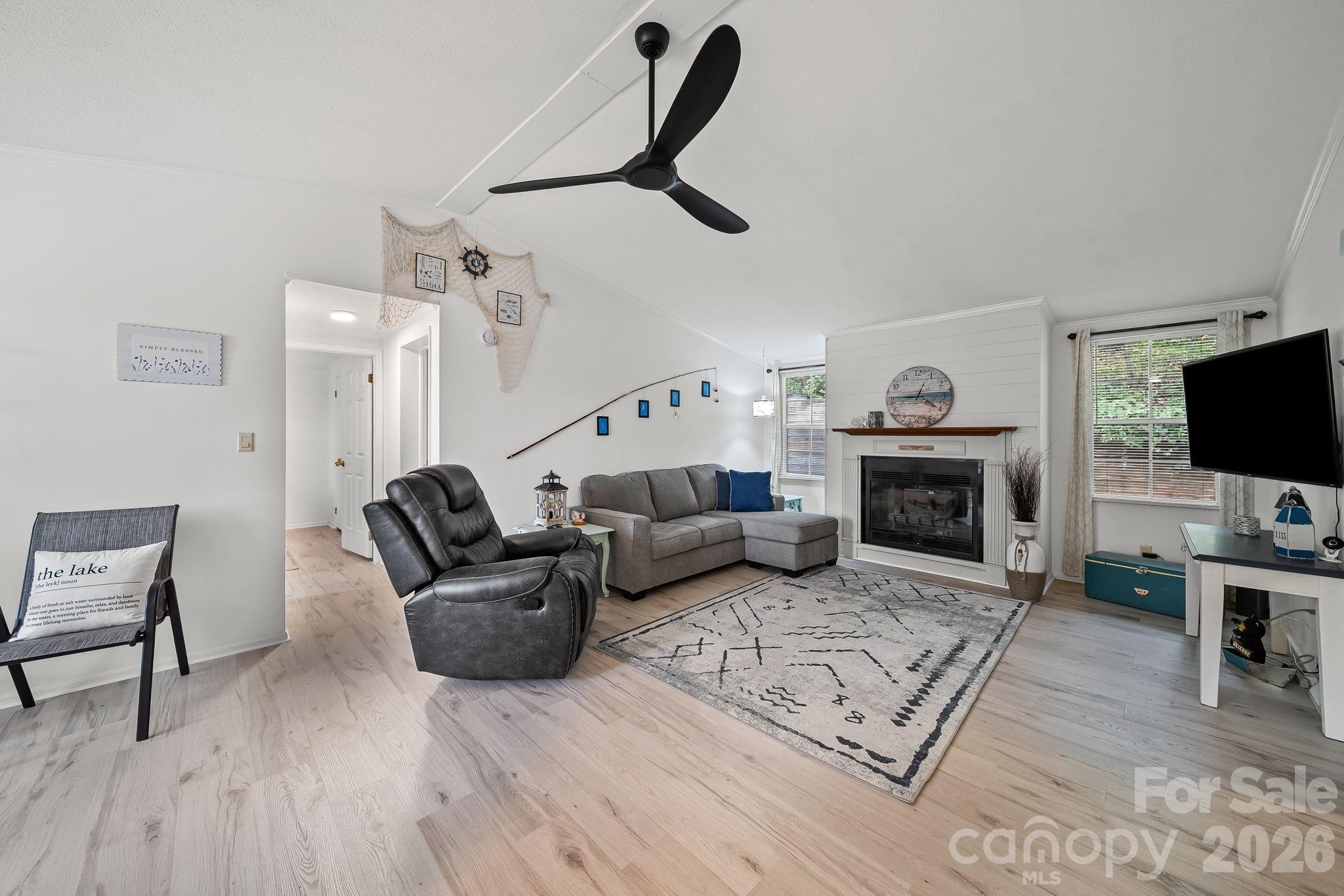 1135 Pinehaven Drive