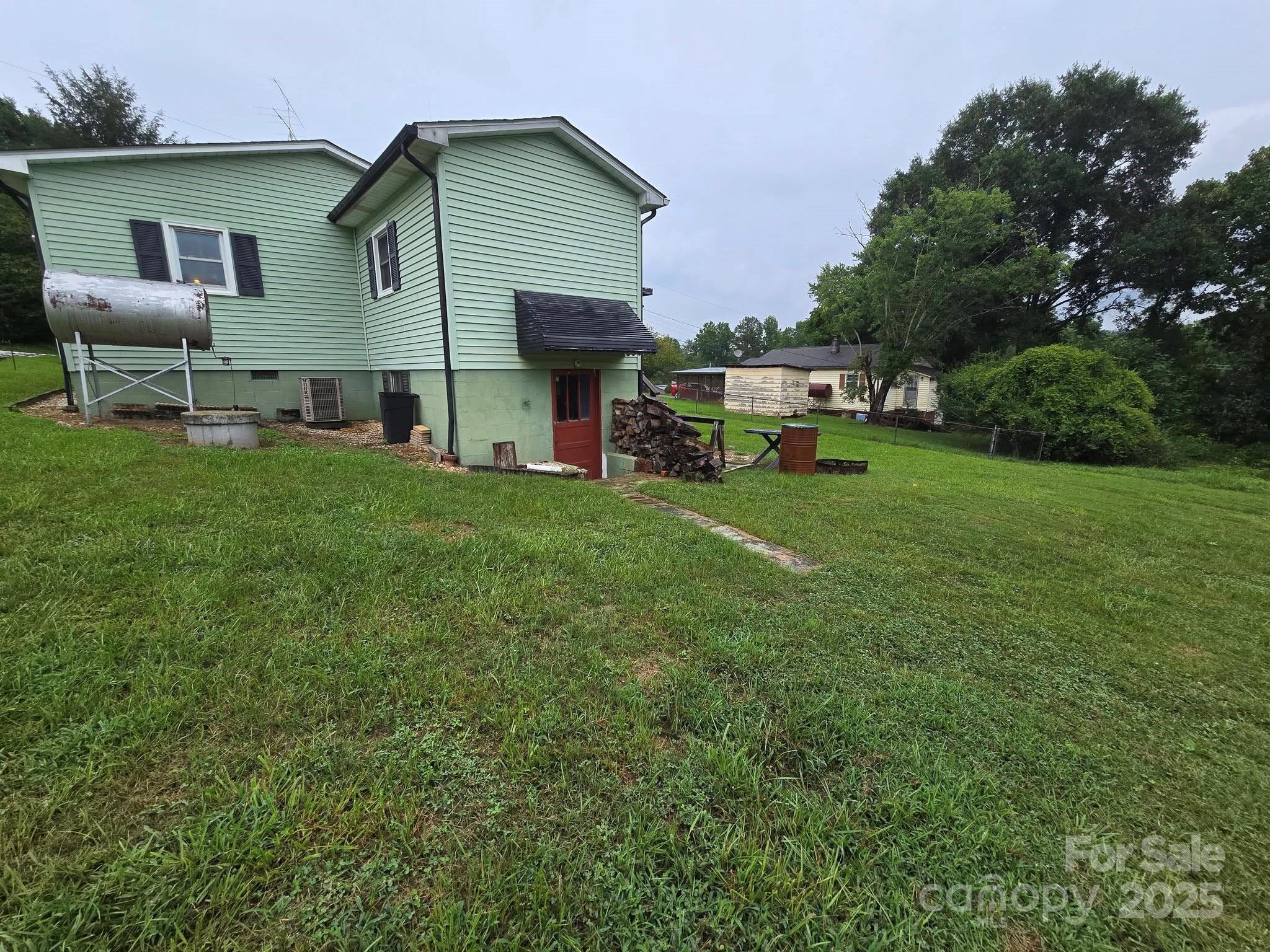 105 La Colline Avenue