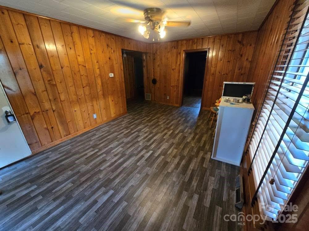 105 La Colline Avenue