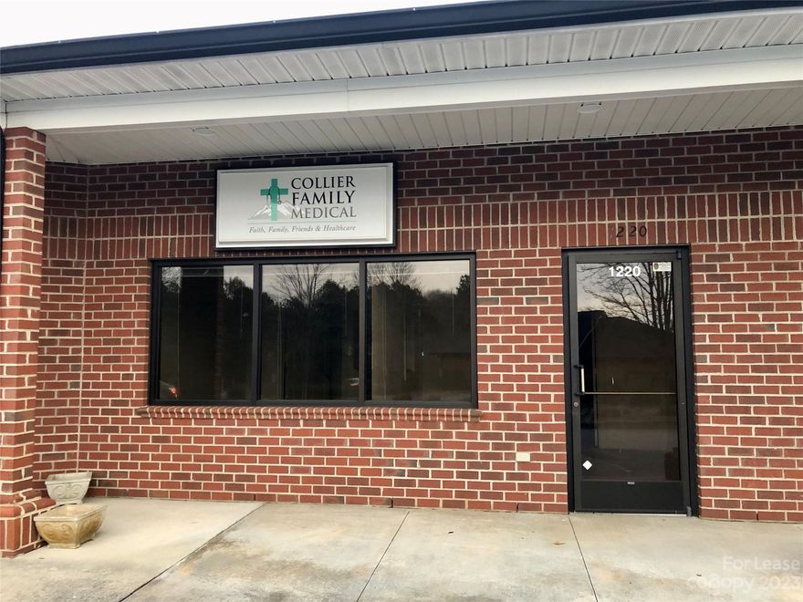 Highly desirable and professional office space located on the corner of N. Aspen and N. Flint St.  Plenty of parking and average daily traffic count of 3900.