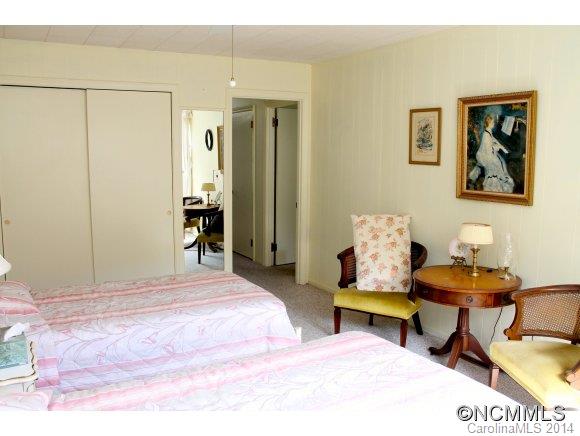 Walker-In-The-Hills - Residential