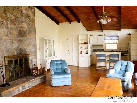 Walker-In-The-Hills - Residential